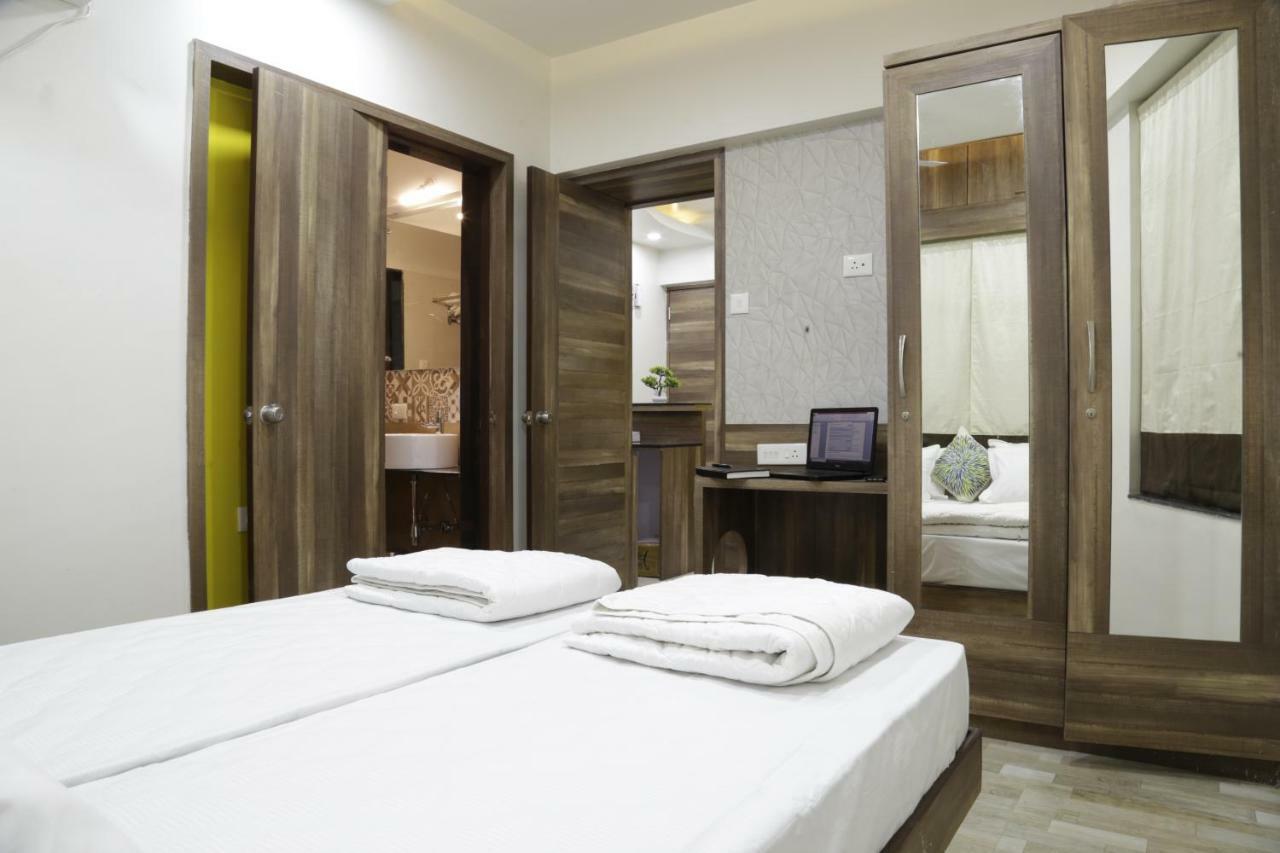Emerald Vista Luxury Suites Pune Exterior photo